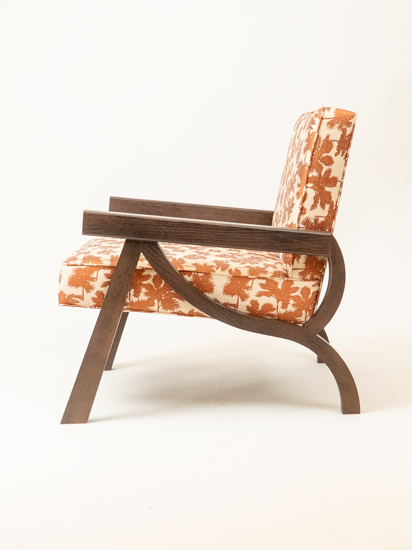 Fauteuil PY-prpofil©JamesLJenkins— Courtesy Anne Jacquemin Sablon Gallery