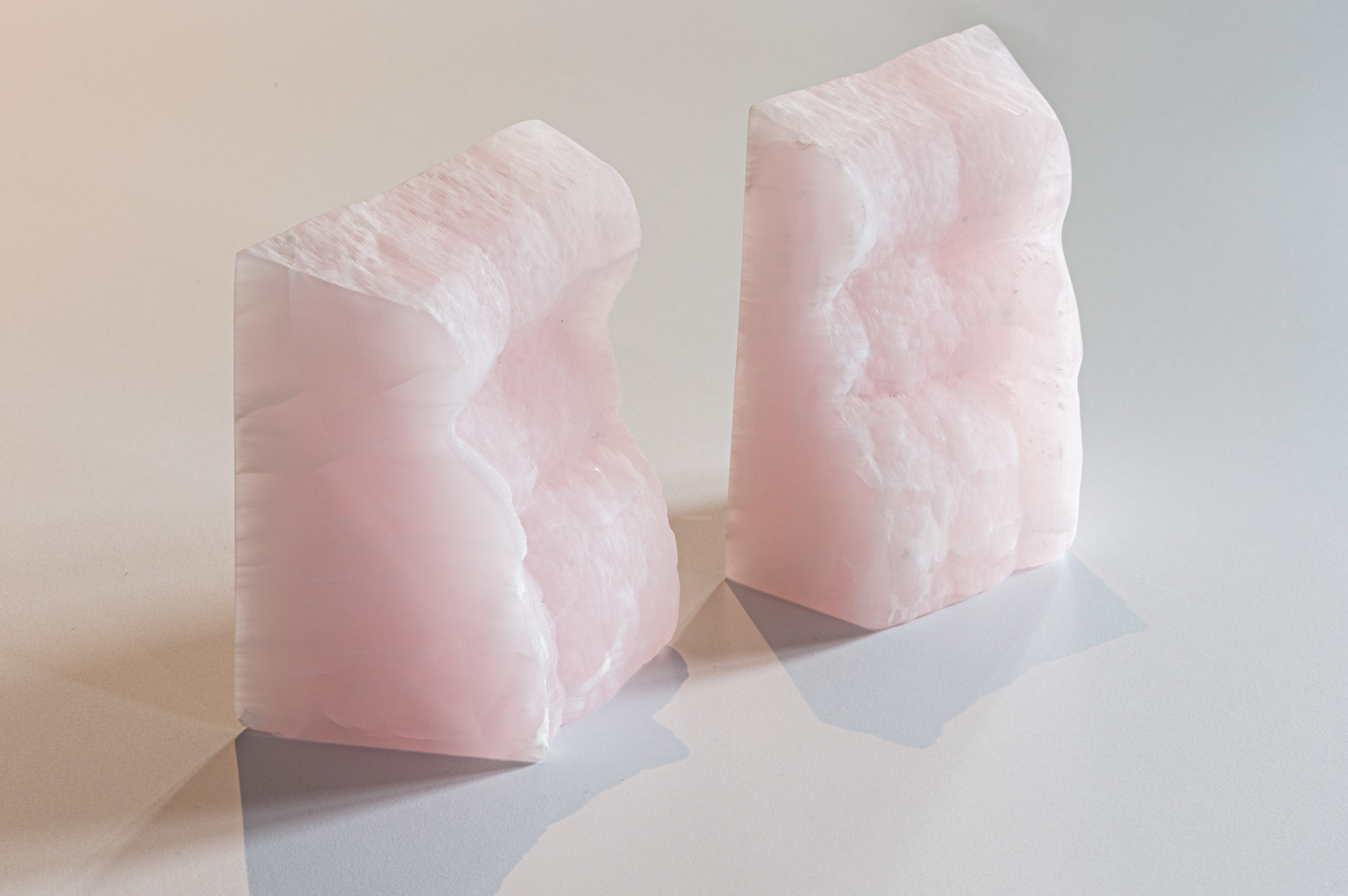 Sophie Lafont, Serre-livres Isabelle,2024 ©Sophie Lafont — Courtesy of Anne Jacquemin Sablon Gallery and the artist