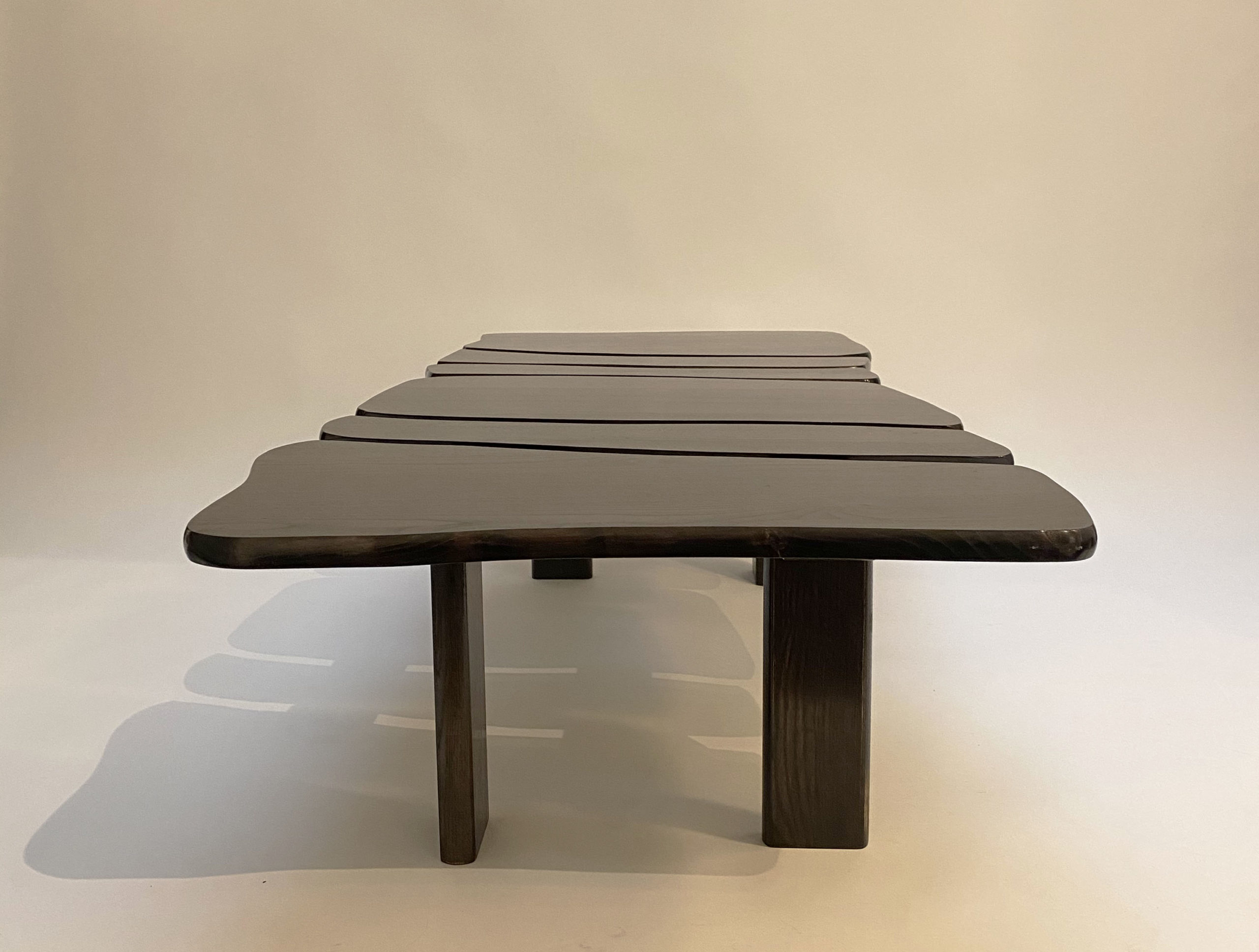 isabelle azema - table basse murmure - vue de profil - 1